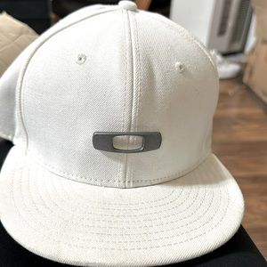 COPY - Men’s Oakley hat